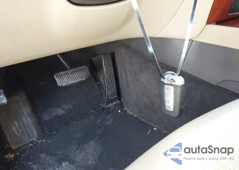 2012 Hyundai Genesis 3.8 z USA, uszkodzony, nr VIN KMHGC4DD7CU177261